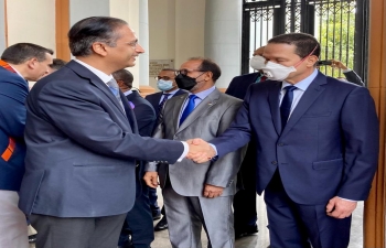 Ambassador Abhishek Singh participated at the flower offering at the National Pantheon in Caracas on the occasion of Africa Day. Amb.  Singh also conveyed greetings to the new Foreign Minister of Venezuela H.E. Carlos Faria